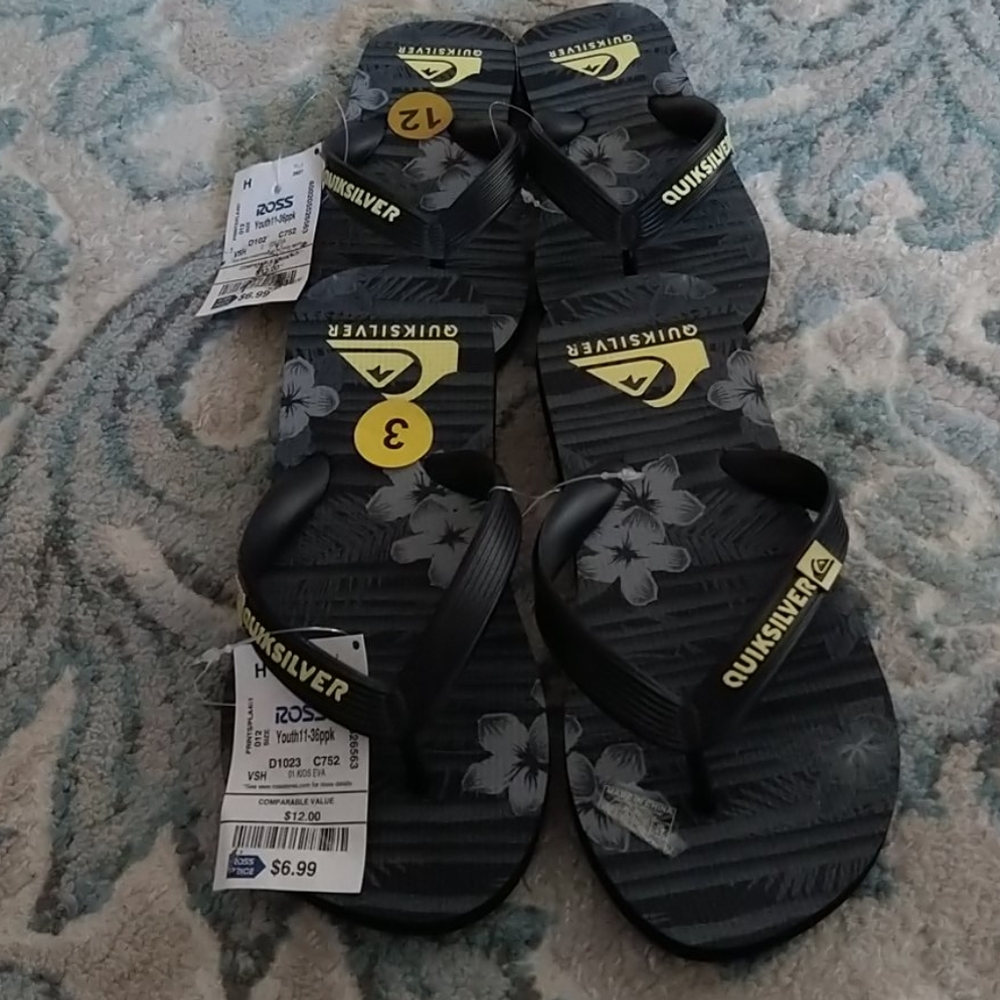 Quicksilver Flip-flops kids size 12